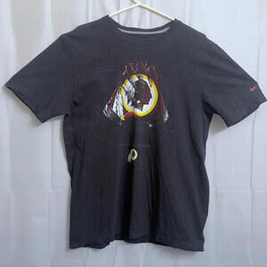 Nike Washington Redskins T-Shirt Men's Medium M Gloves Graphic